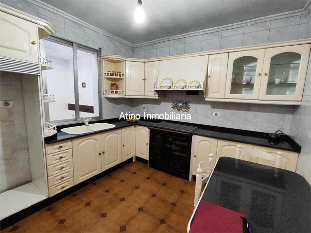 CASA CON PEQUEÑA PARCELA EN CALEIRO - Vilanova de Arousa