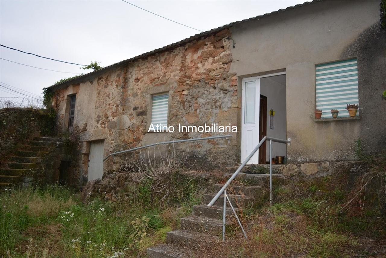 Foto 1 CASA PARA RESTAURAR EN PARCELA DE 1.469M²