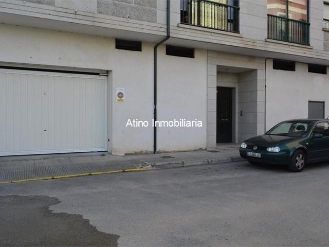 LOCAL COMERCIAL DE 300M² Y 150M² DE ZONA EXTERIOR - Vilagarcía de Arousa